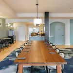 Mercure Centre Gare Atlantic ホテル 4*