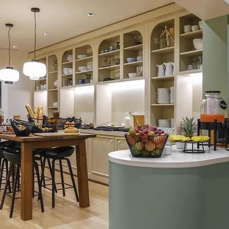 Mercure Centre Gare Atlantic Hotel 4*