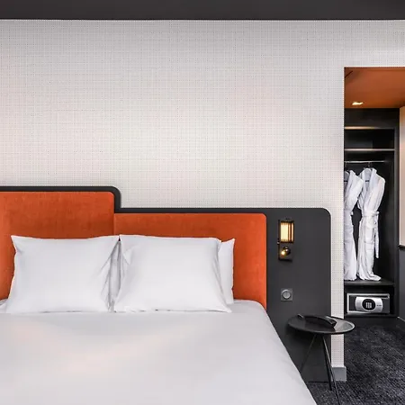 Mercure Centre Gare Atlantic מלון 4*