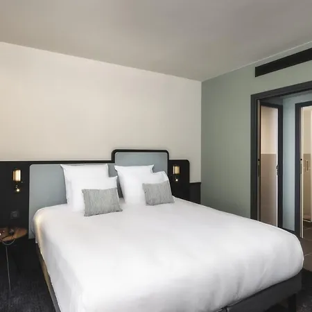 Mercure Centre Gare Atlantic מלון 4*