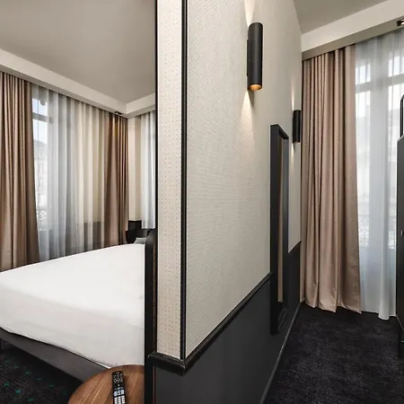 Mercure Centre Gare Atlantic Hotel 4*